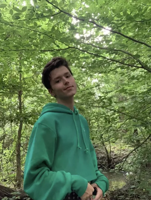 20 (21 soon!!) gaymer looking for friends (or more!!)