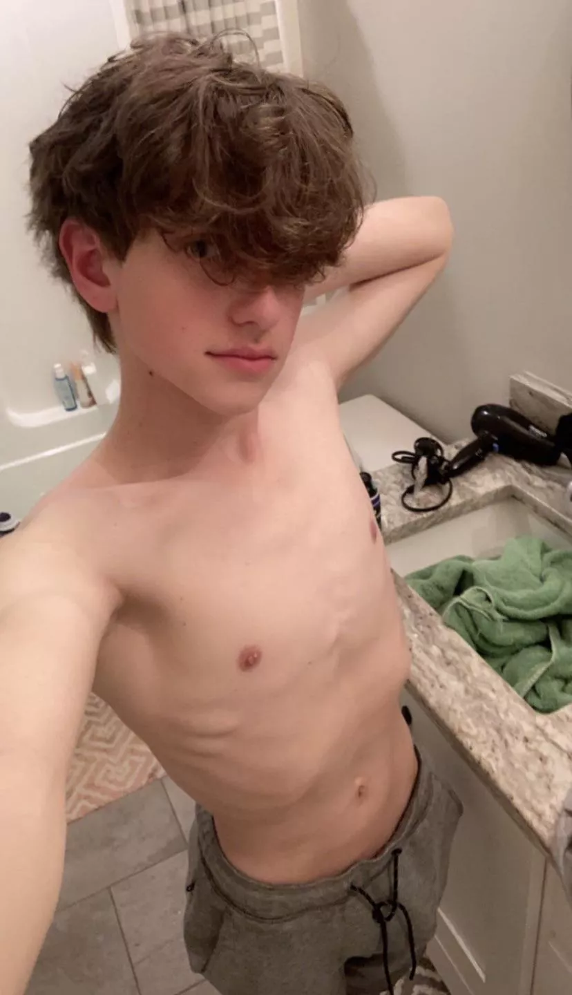 20 femboy selling threesome clip with my ex