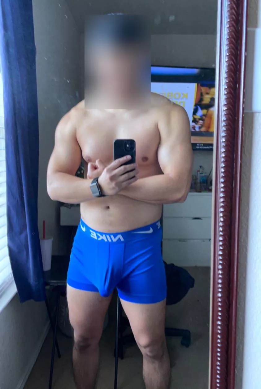 26M DMs open. Slide in the DMs and ask for the snap, might even show face