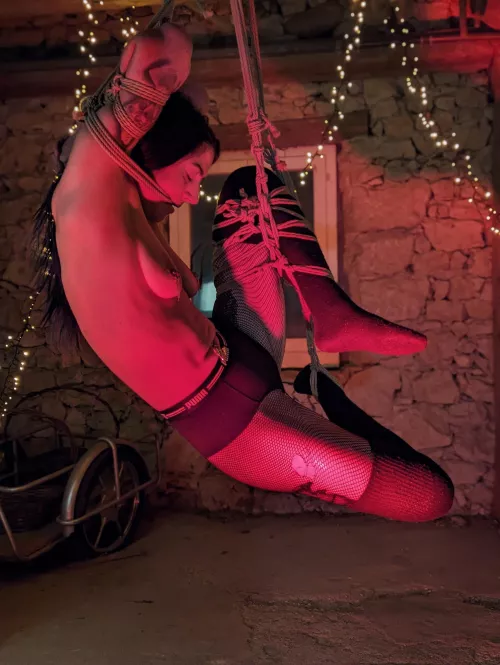 a tie to drool a river