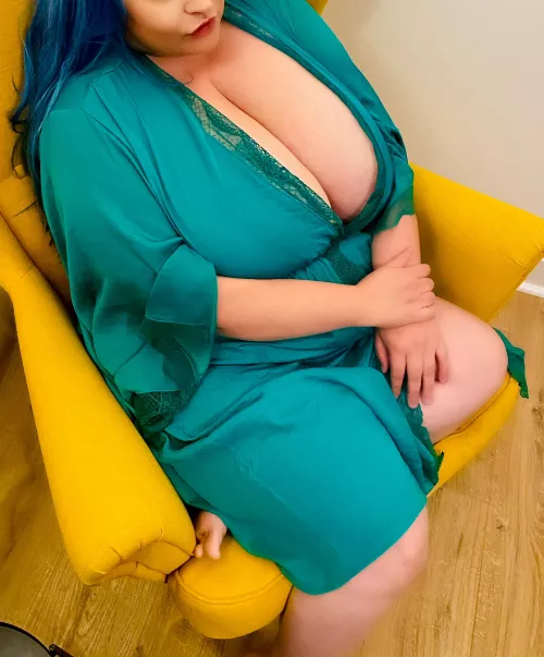 Always require guys attention 🇬🇧😛