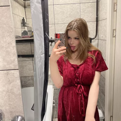 Are you good at keeping secrets because we should make some, iam so horny