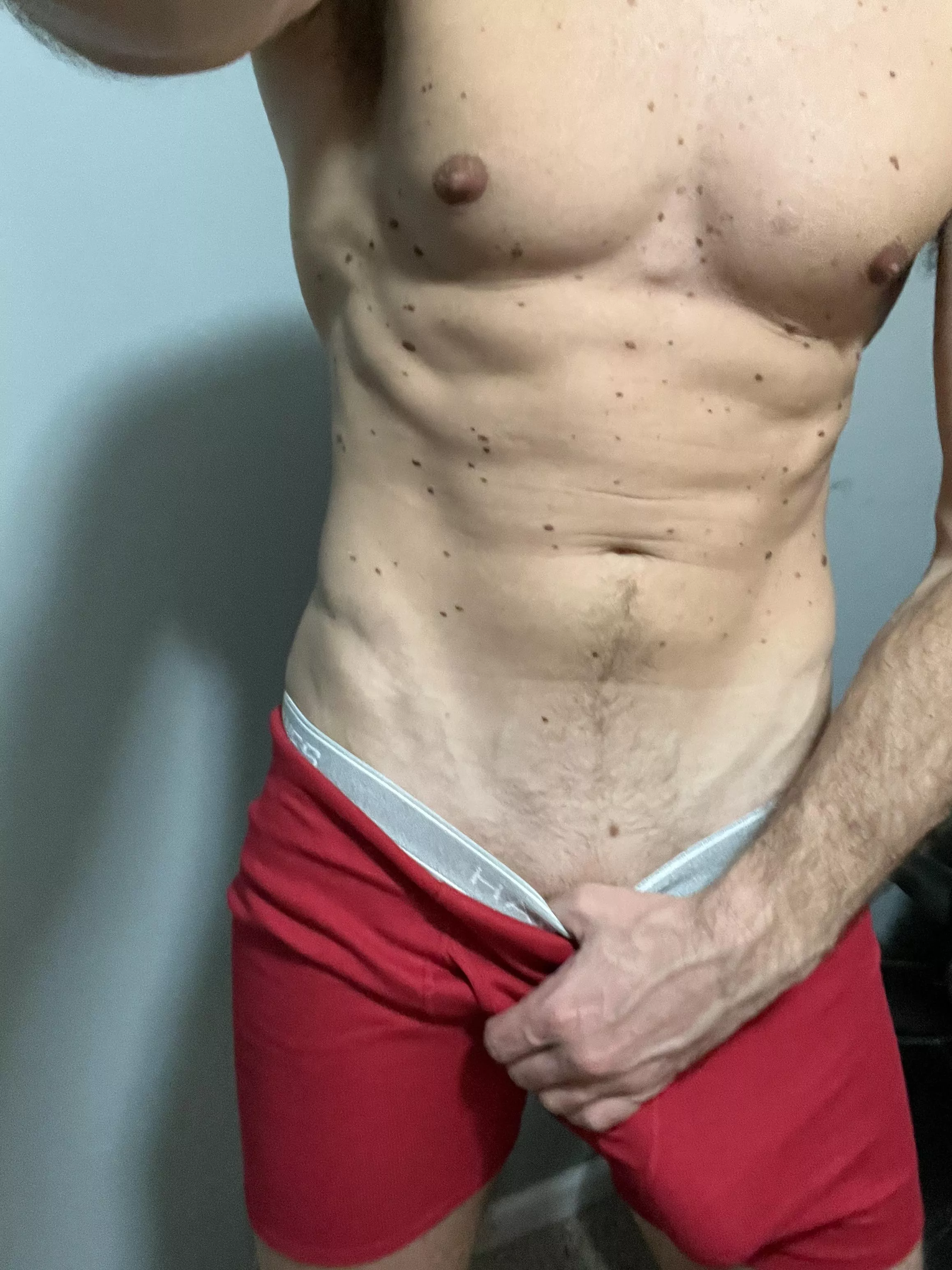 Do I make red look good