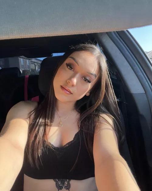 first cum shot on my face and it’s on video 😋😍