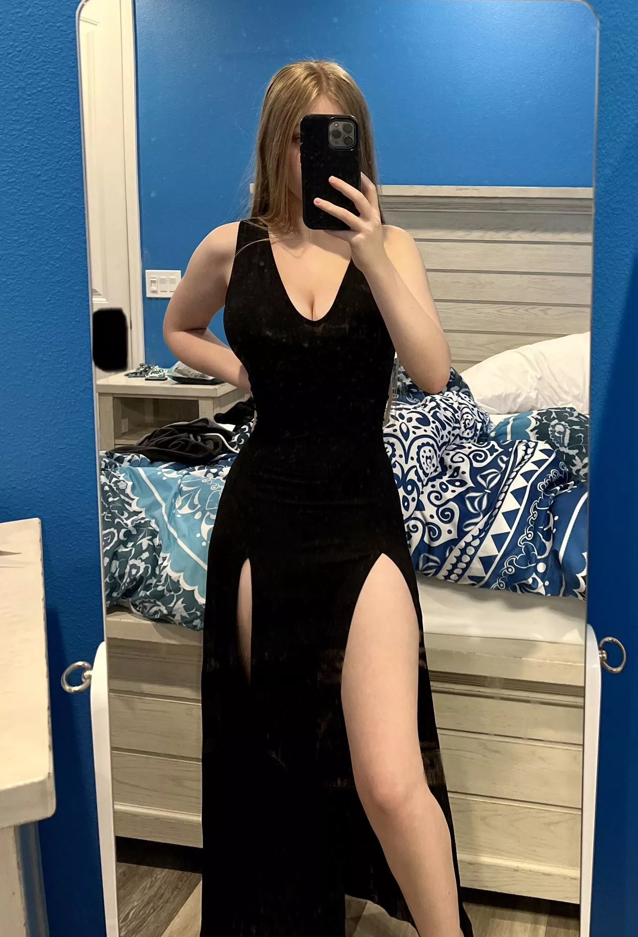 Found this tight dress for only $6! I love it 😍