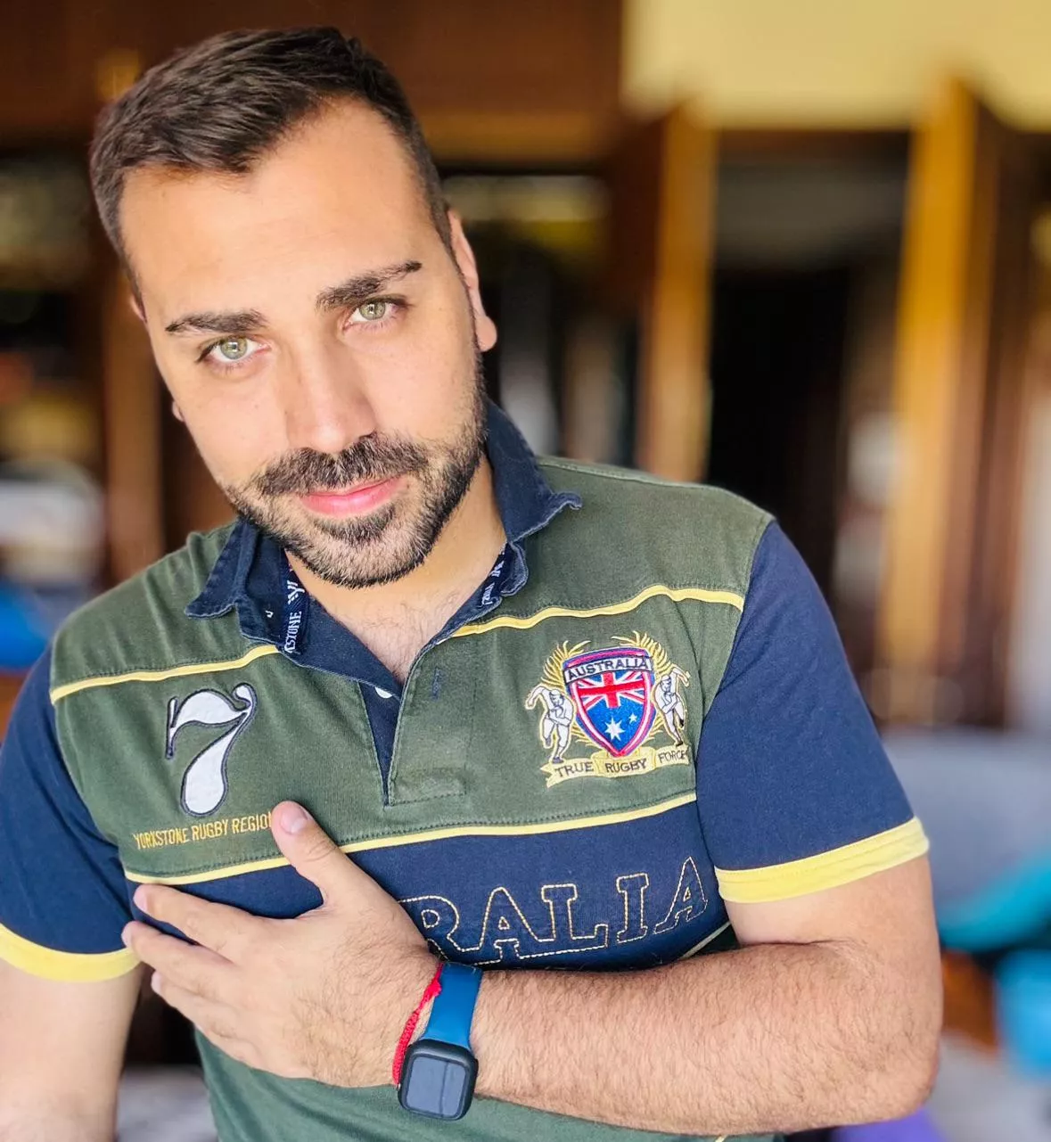 Hi bros π Hi bros π