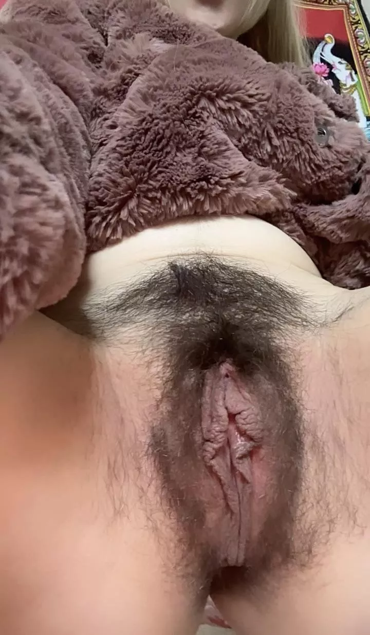 I'm starting to like how this hair makes my pussy dark