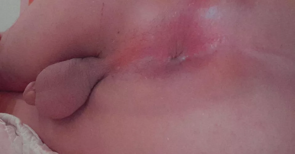 Is there any penis that wants to enter my ass hole?🥵🤤