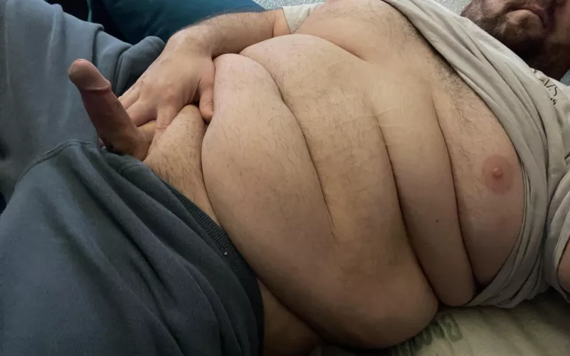 Just a big hairy guy that loves to fuck