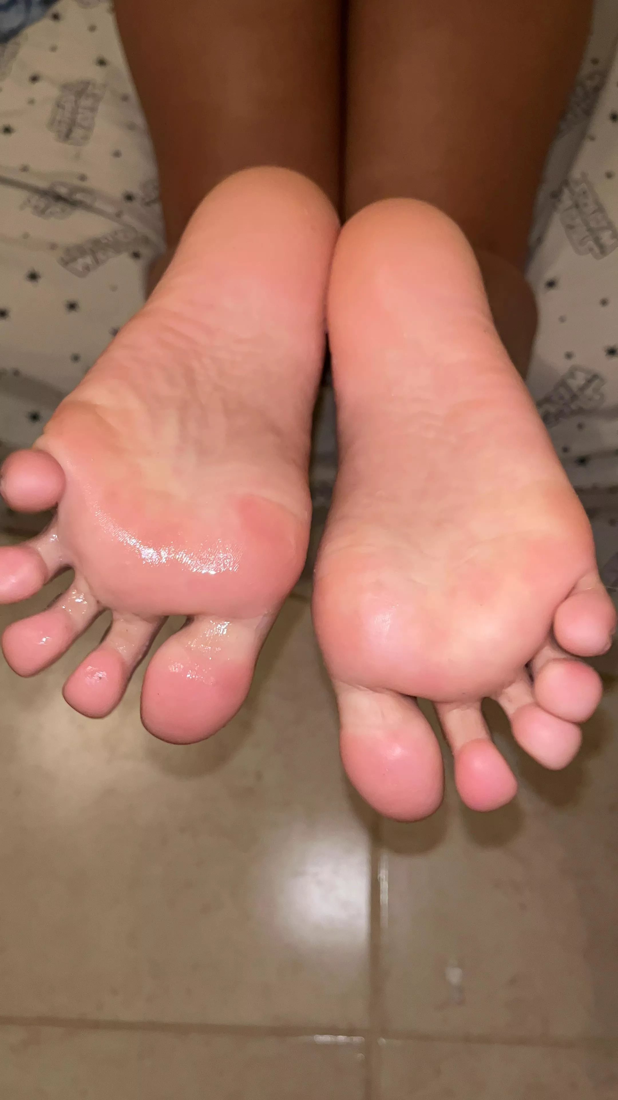 Kiss my wet soles please 