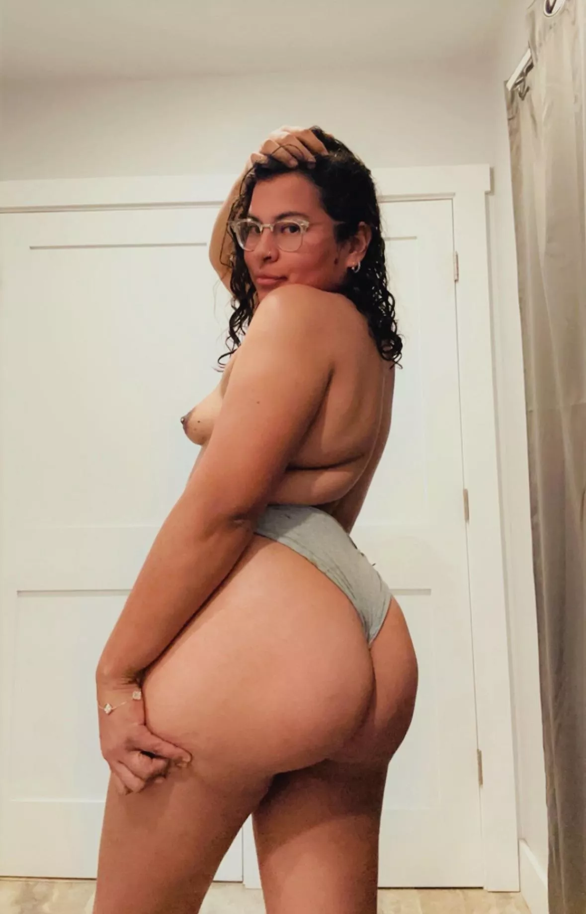 Latina booty