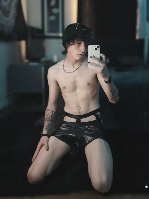 My girl broke up with me today so fuck it, I’m sucking cock tonight [19] 🥹🙊