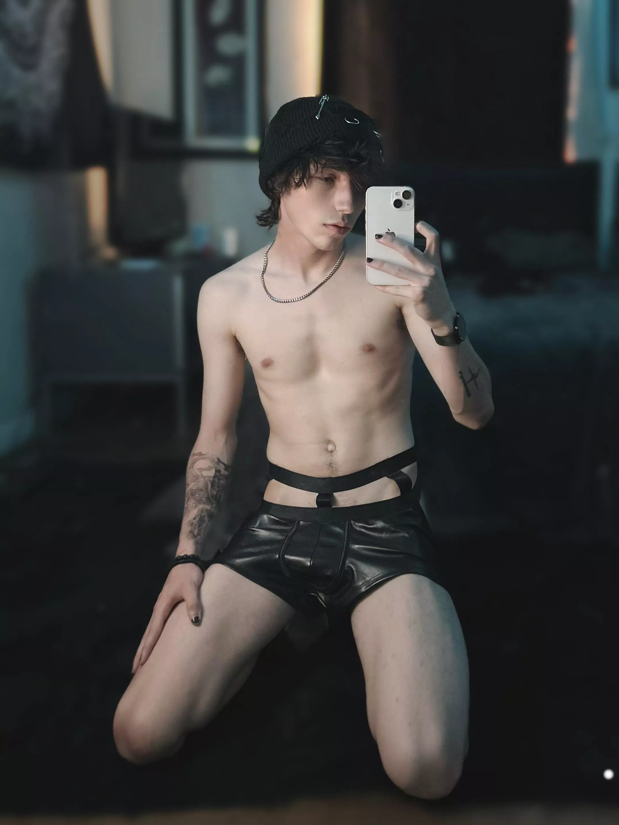 My girl broke up with me today so fuck it, I’m sucking cock tonight [19] 🥹🙊