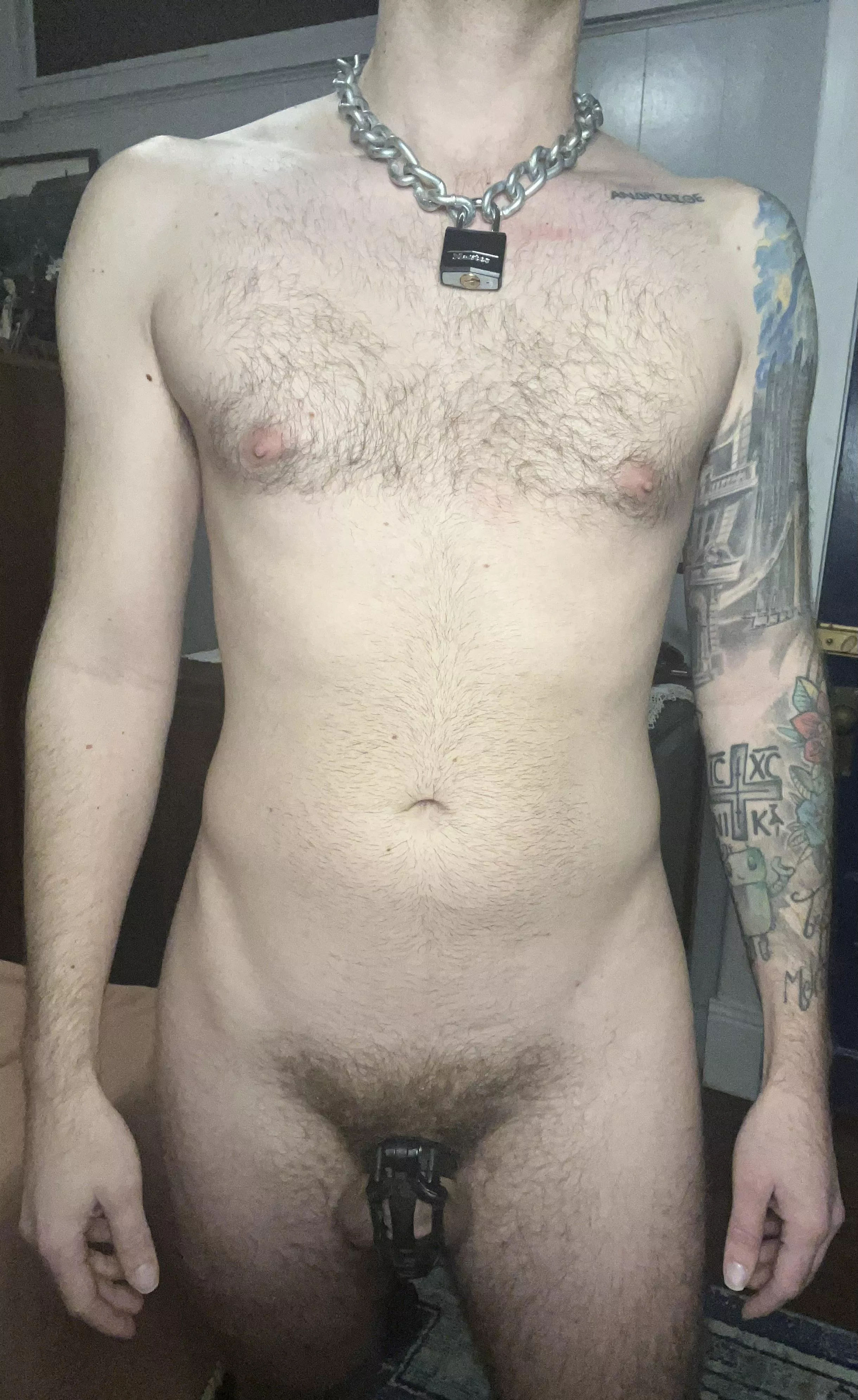 My hole is hungrier when my cock is caged. 🔐😈