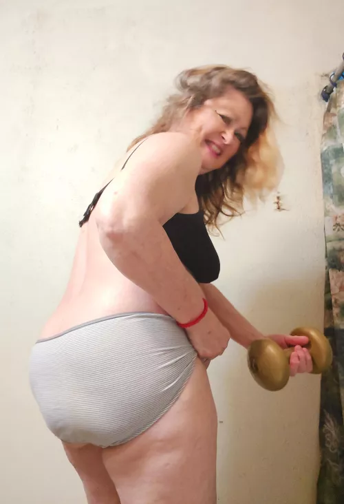My panties look pretty as I work out