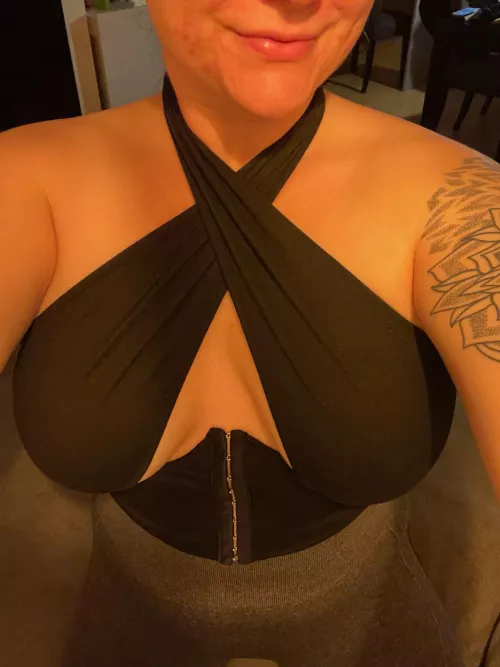 New top, more tits