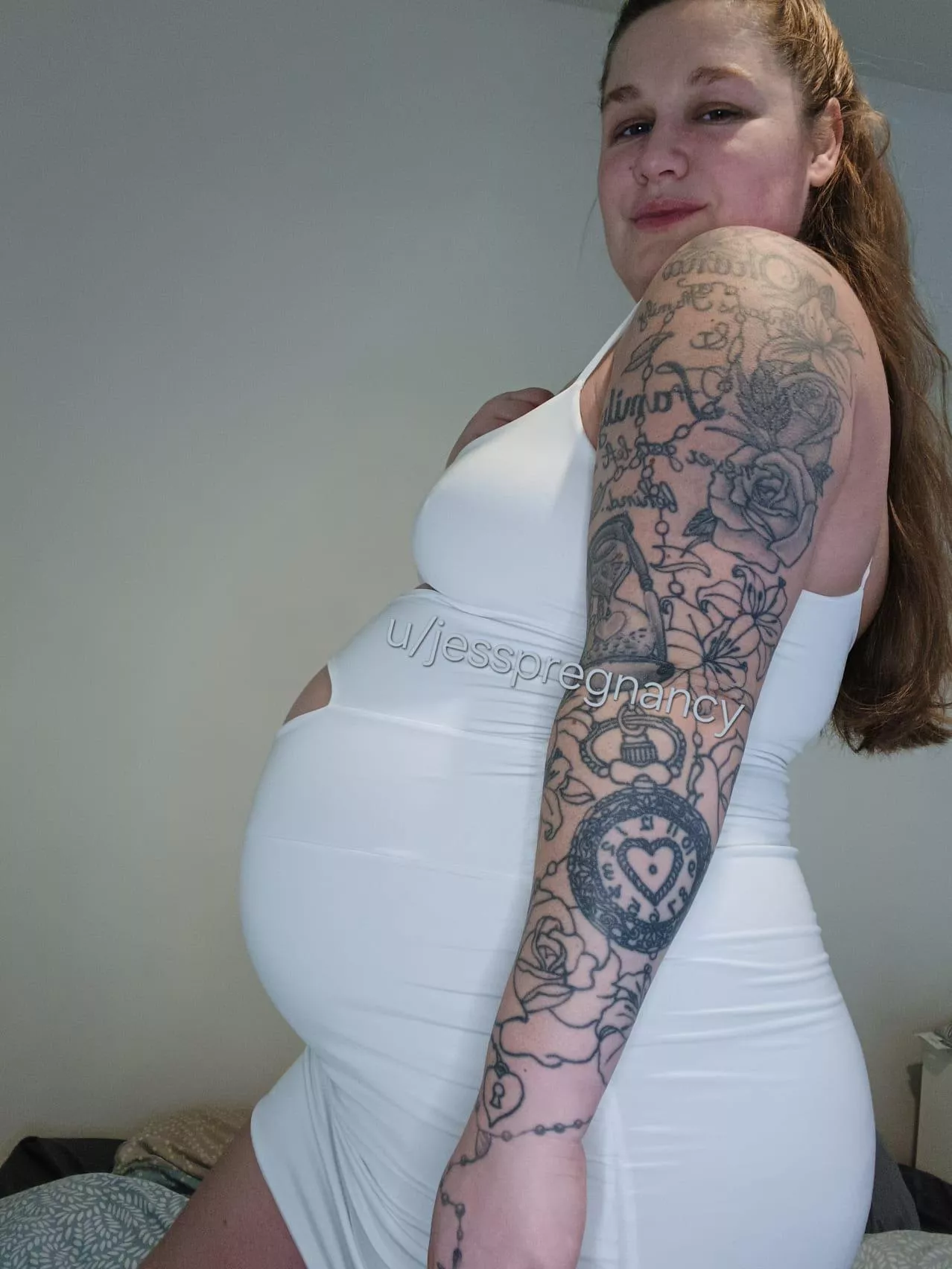 No make up and 9 months pregnant I'm feeling tired now but do I still look good? 