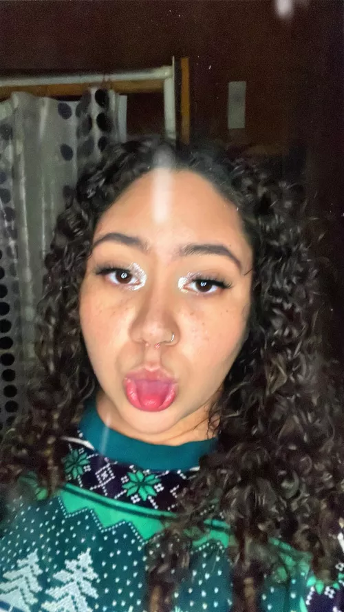 okayyyy very real selfie :))