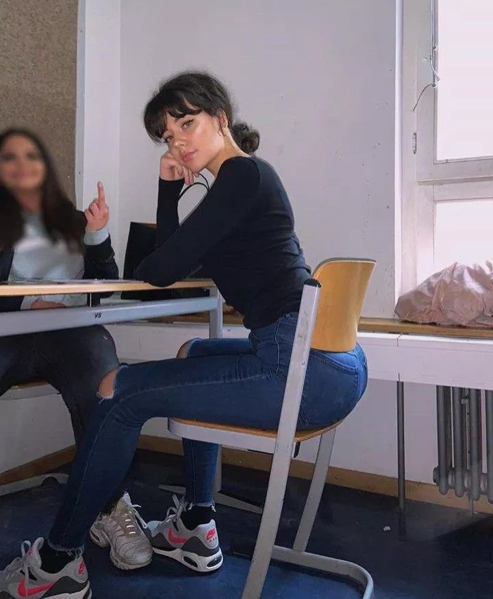 Please someone help??!