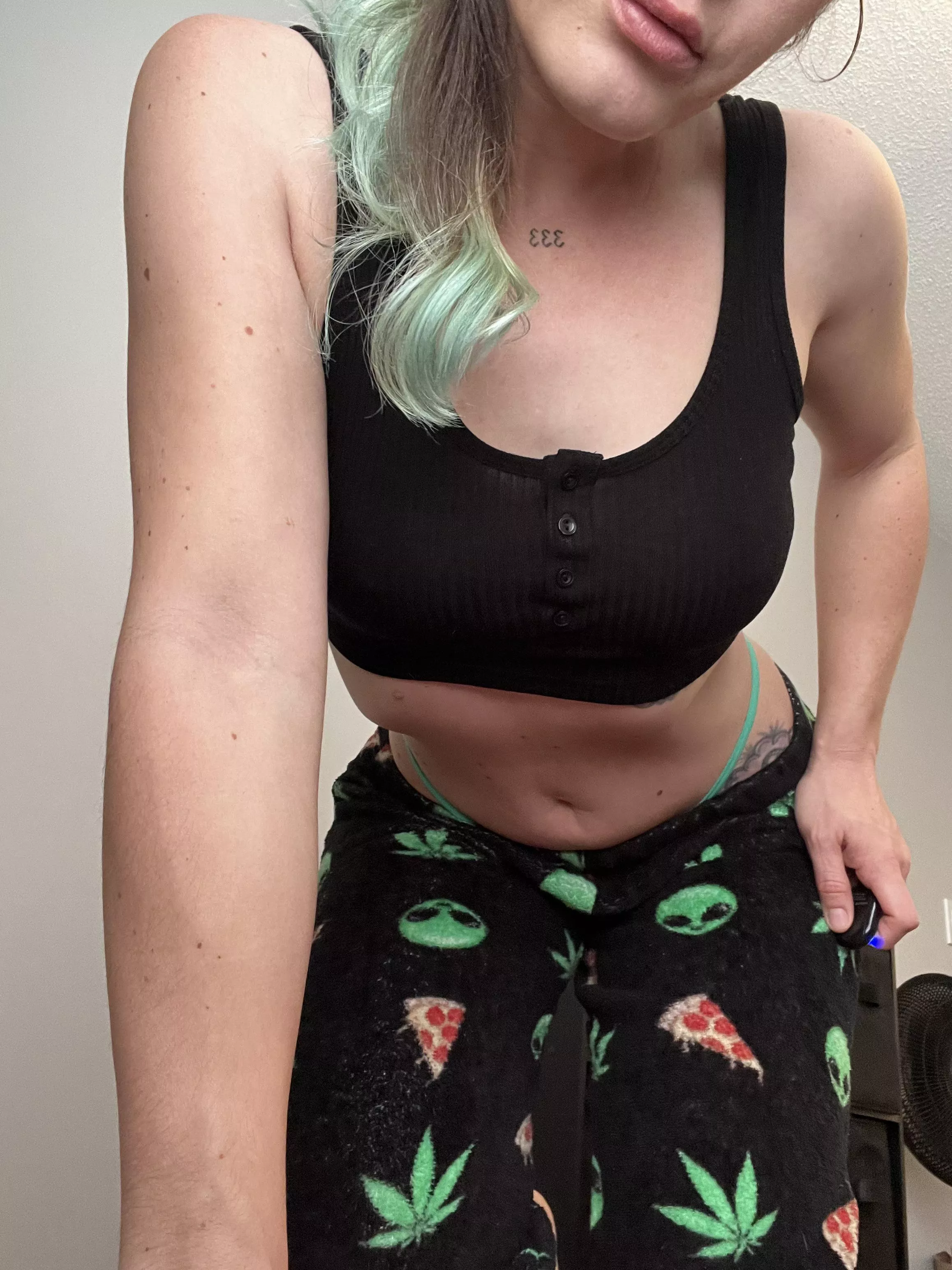 POV I start climbing on top of you.. tell me what’s your next move 🤤