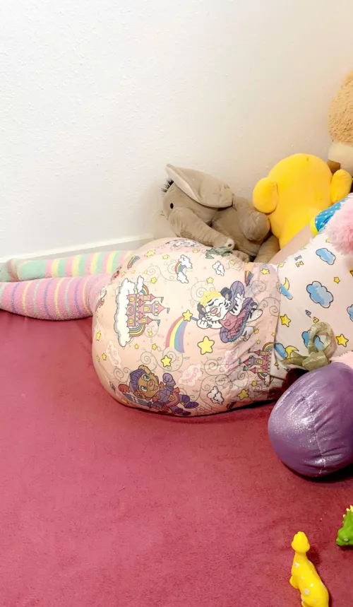 What does Dada think about my big diaper bum🙊🥰🙈