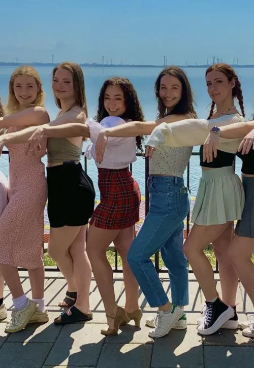 What order you taking these 5 college babes?