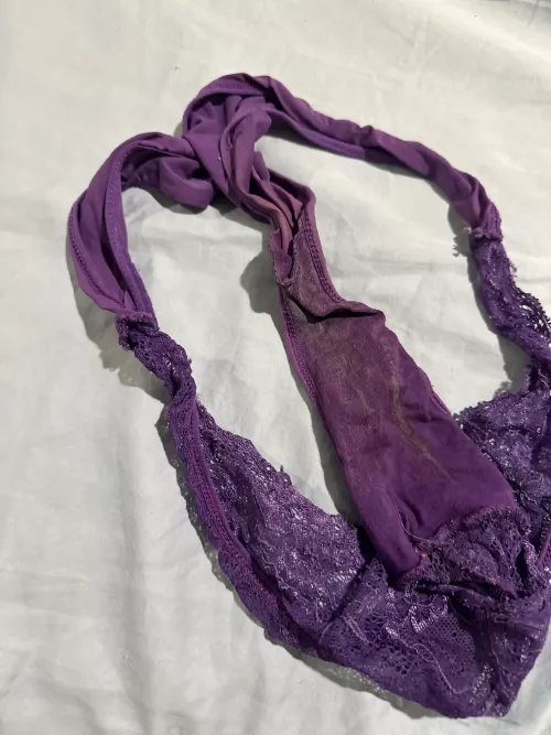 Wife’s multiple creampie panties very crusty and smelly 