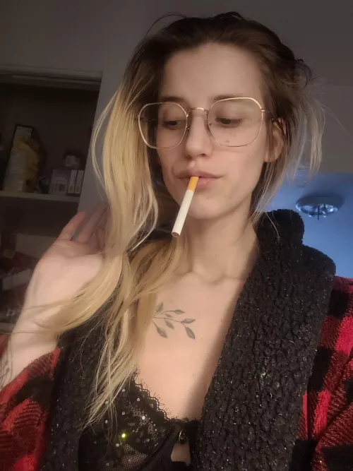 Woke up with my daily cigarets 