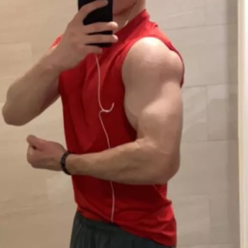 20 [m4m] muscular stud gym bro with bwc looking for a bro like me fit hung bwc gym bro proper muscular Jock
