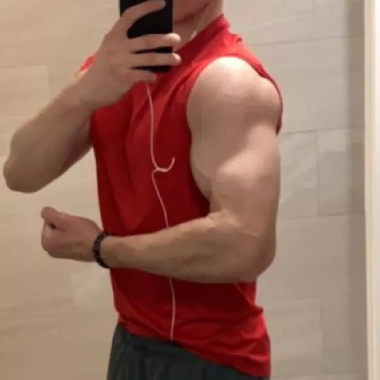 20 [m4m] muscular stud gym bro with bwc looking for a bro like me fit hung bwc gym bro proper muscular Jock