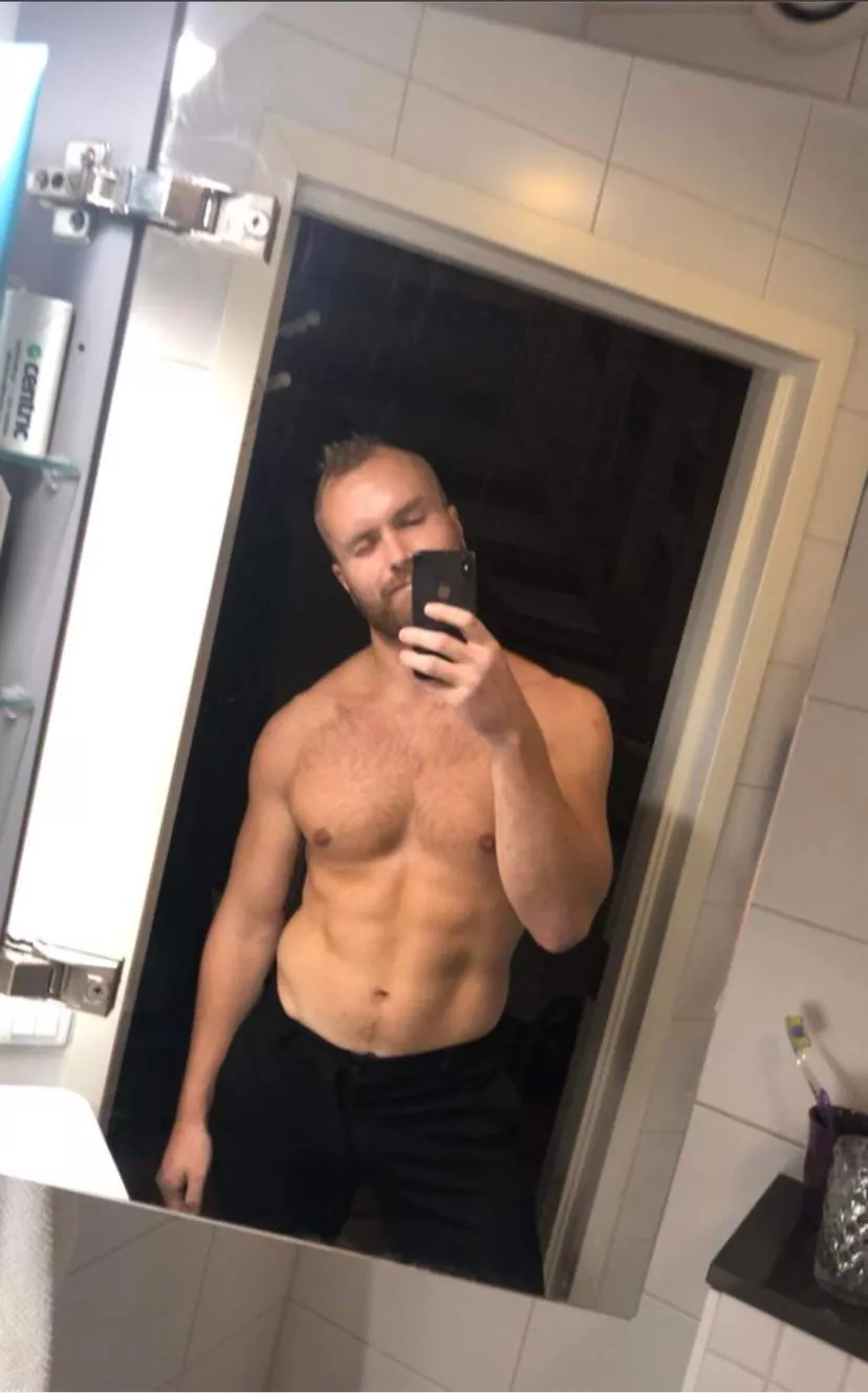 33, male, cop, swedish, strongest on reddit