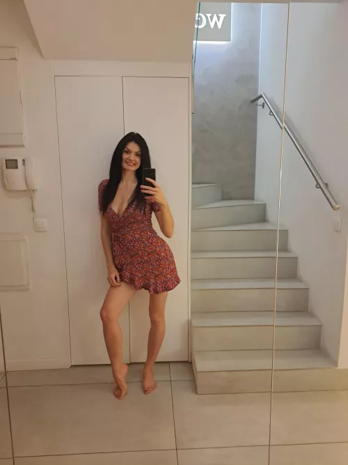 36 years old brunette.