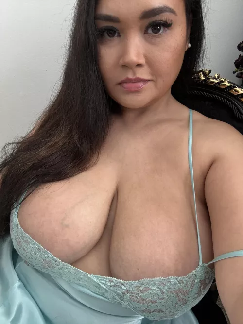 A day without cleavage is a day wasted 