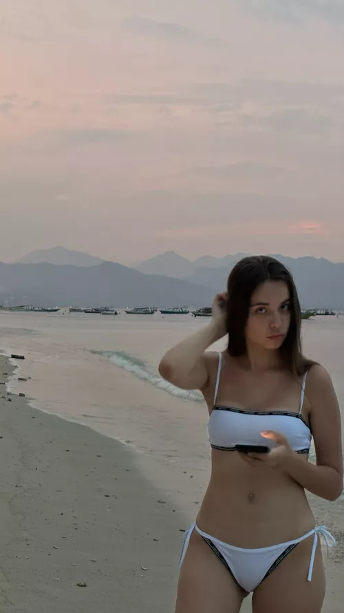 Beach parties are what I love