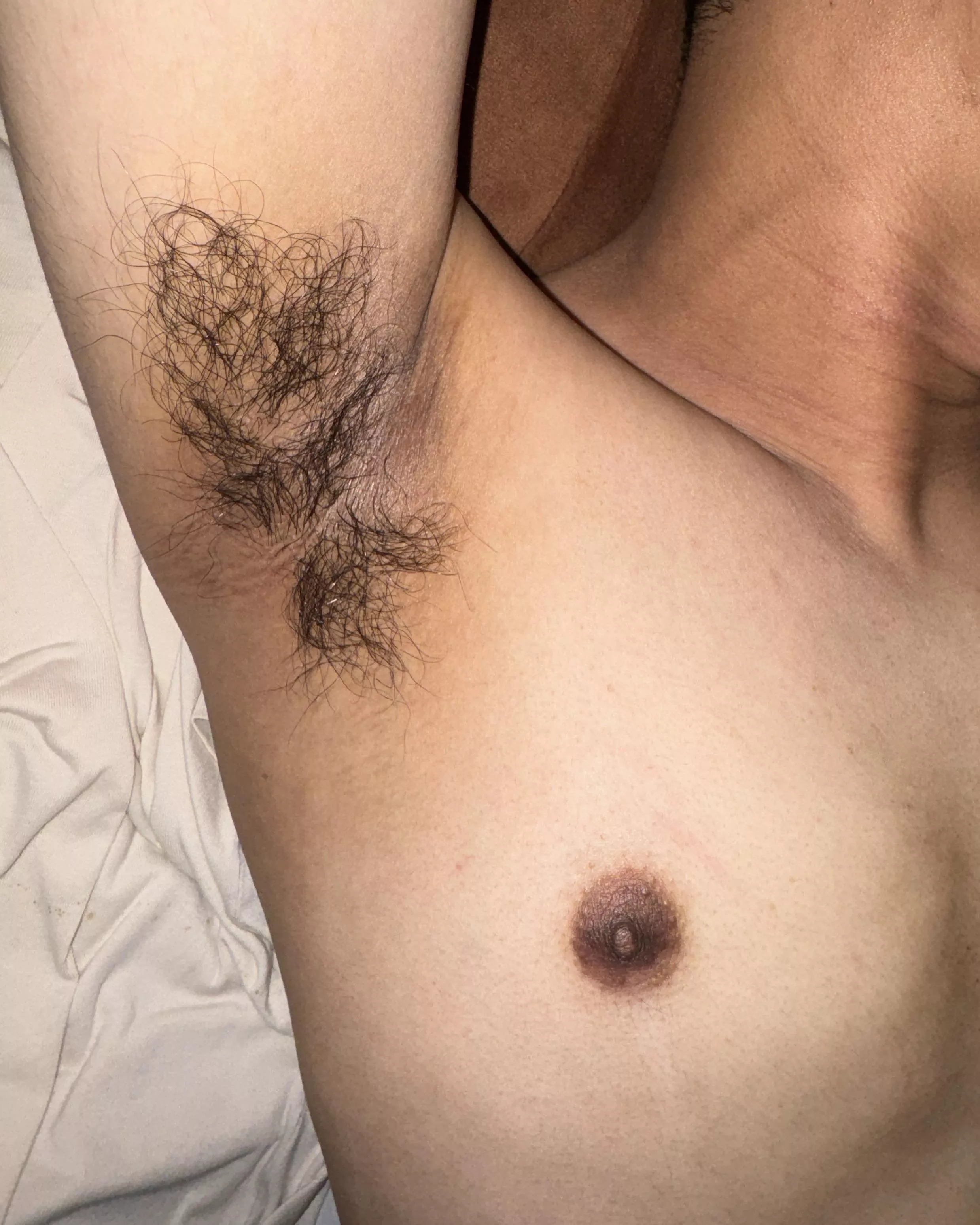 Come lay under my pits and let the scent puts you to sleep