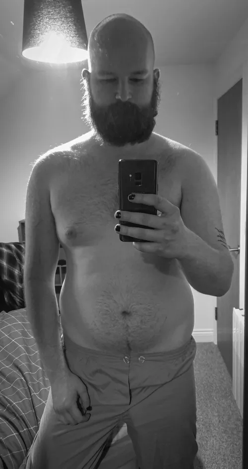 Day 4 of being ill: I have experienced a phenomenon called bedbeard from constant sleep. Also, super bored. 