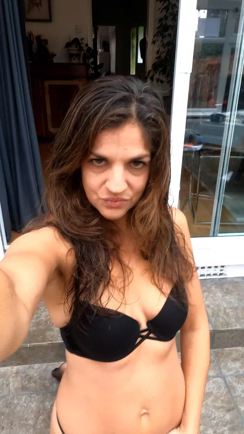 Good morning from a very horny MILF