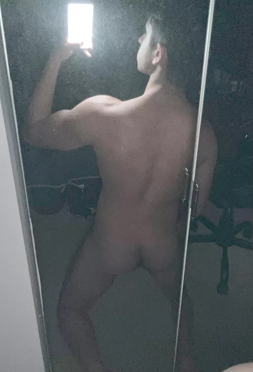 How’s the view from back there? 🍑