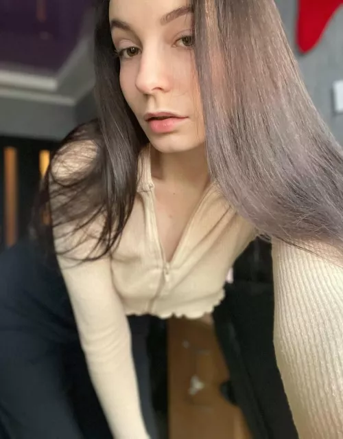 I can be your little doll fot tonight ;)