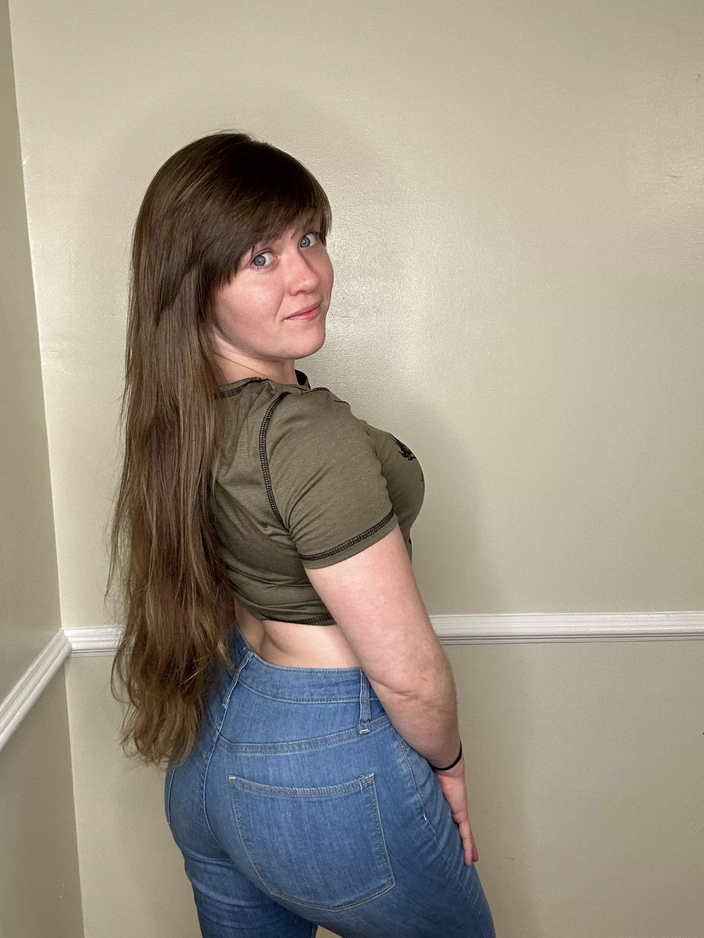 I feel weird in belly shirts sometimes lol [f]