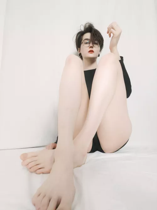 I have very fragile legs. Please be gentle