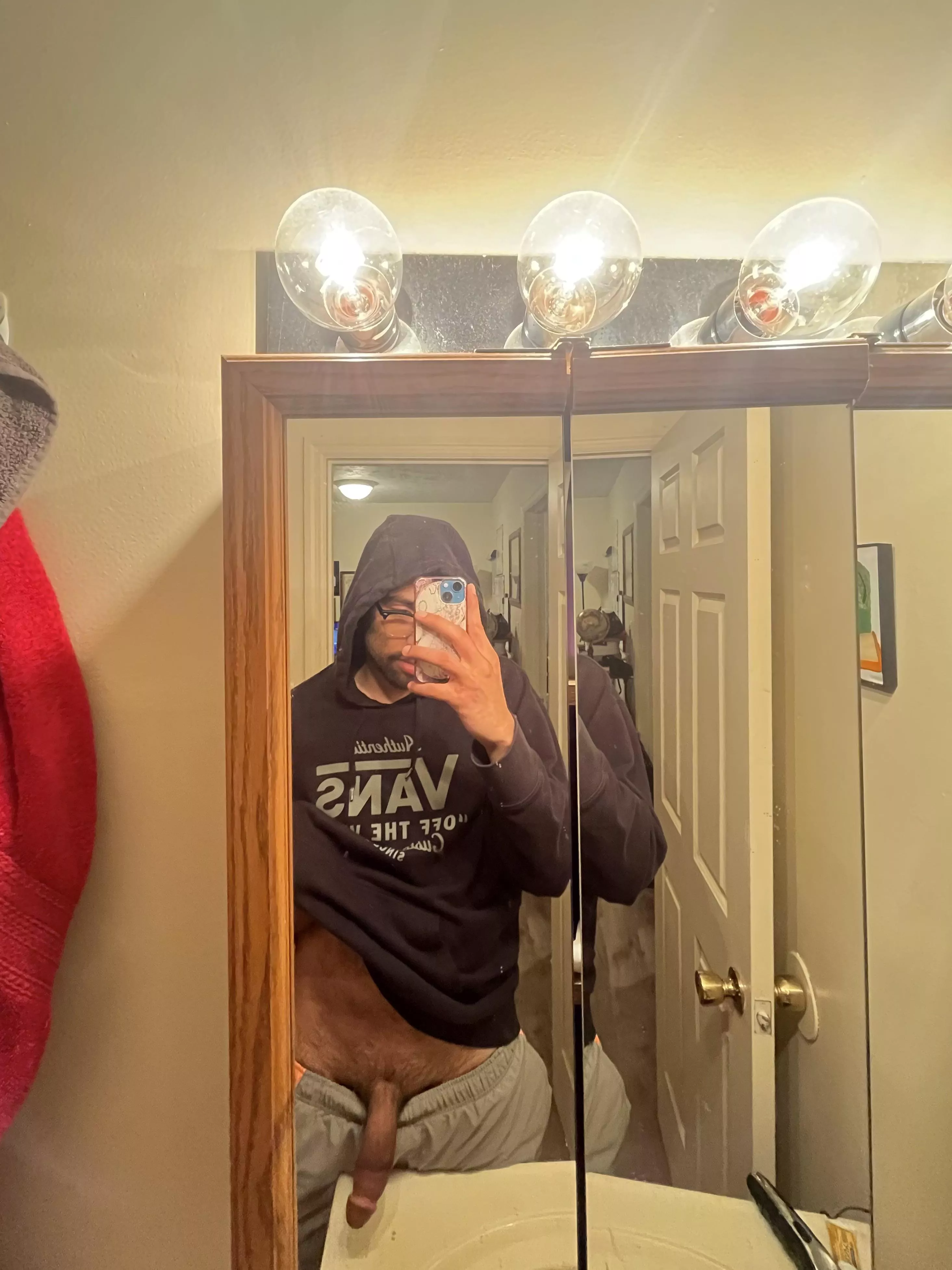 im horny and bored… i need some help