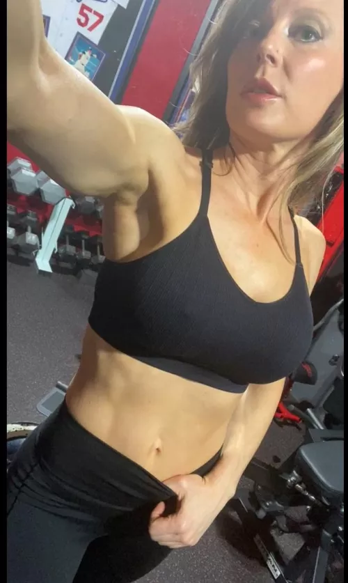 It’s MILF make-up day again, I just stopped @ the gym for a quickie…(F)