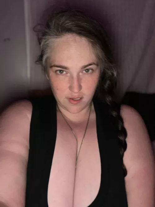 Late night listening to music and couldn’t resist sharing this photo 37F 