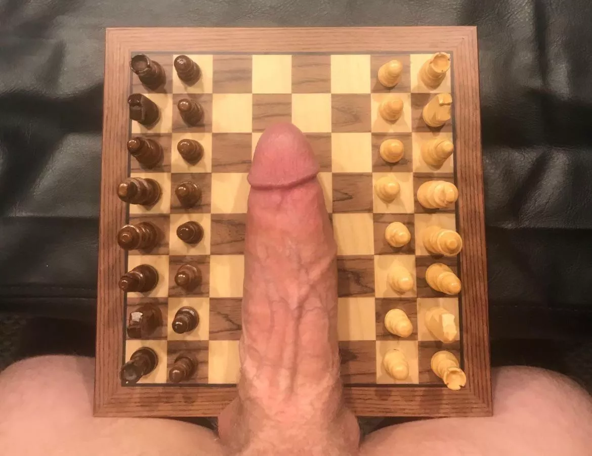 Let’s play a game…if you lose you suck my cock…if you win I’ll rail you 😈