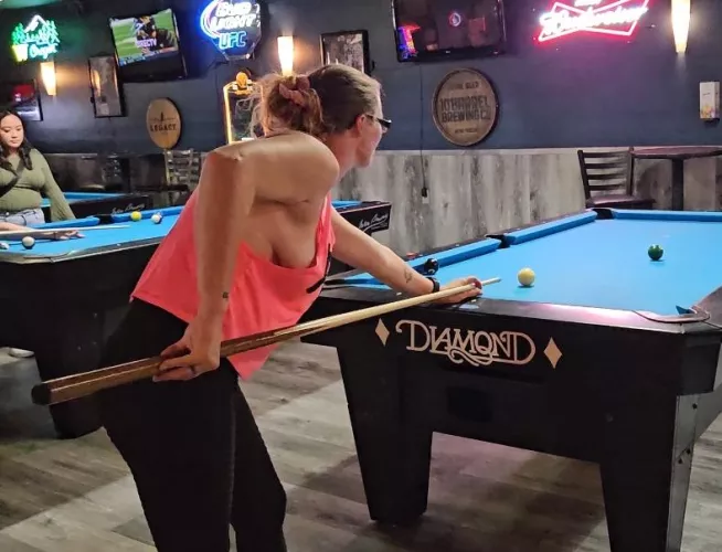 Little show at the bar 