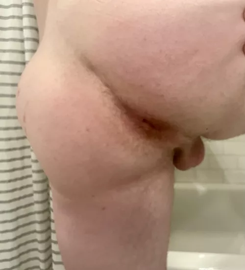 Looking for a hungry bear 😛 dm me