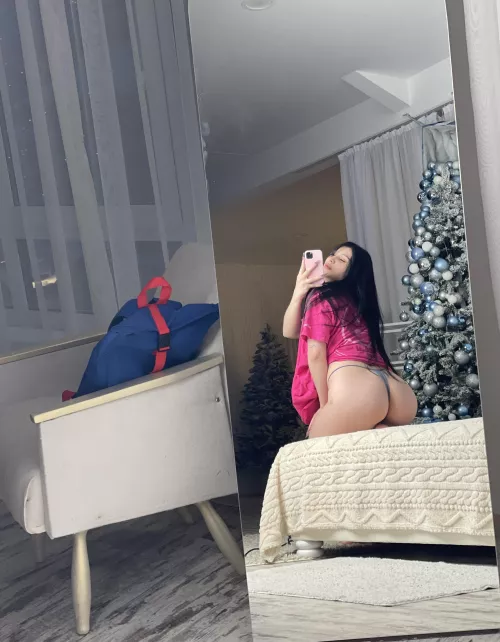 Mirror mirror tell me my ass is the best