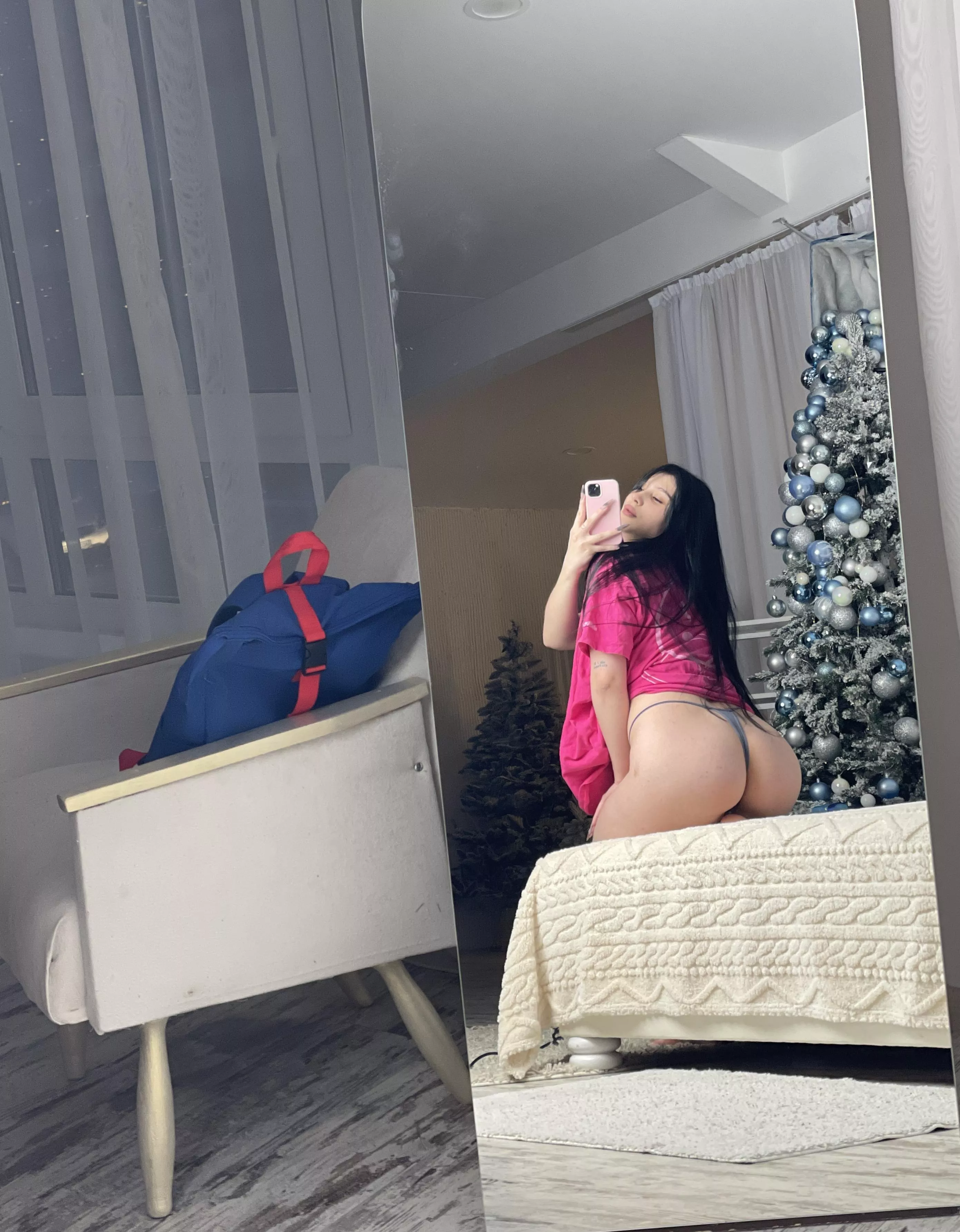 Mirror mirror tell me my ass is the best