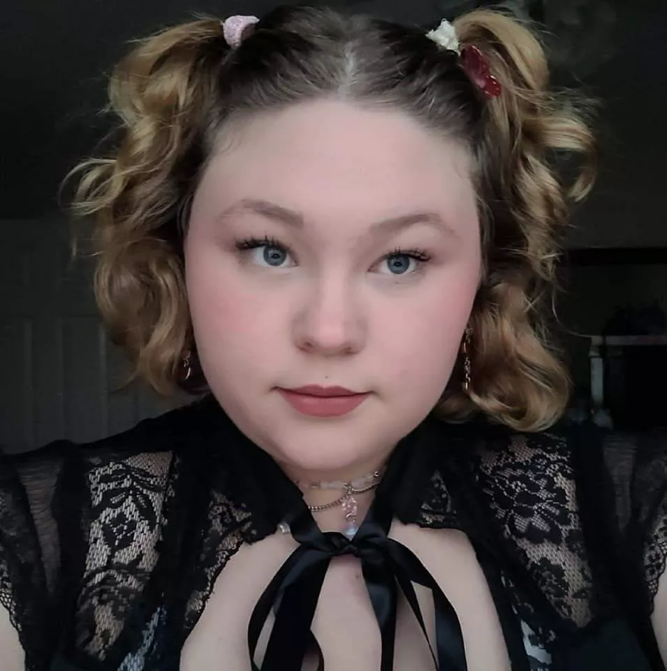 My favorite hair style! And space buns I love space buns 😍 [21]